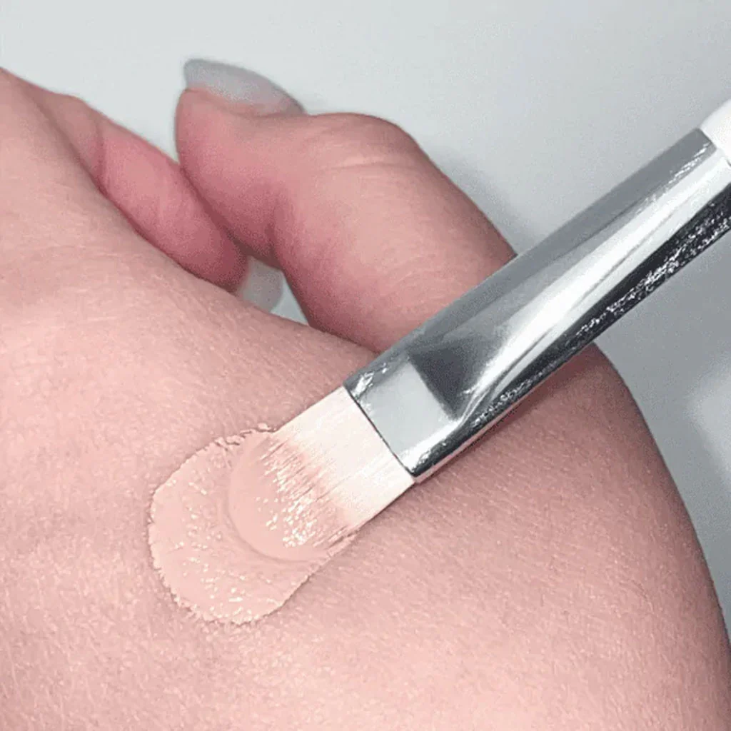 Flat Concealer Brush - Image 2