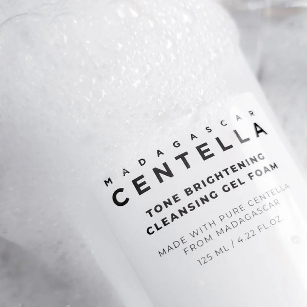 Madagascar Centella Tone Brightening Cleansing Gel Foam (125ml) - Image 2