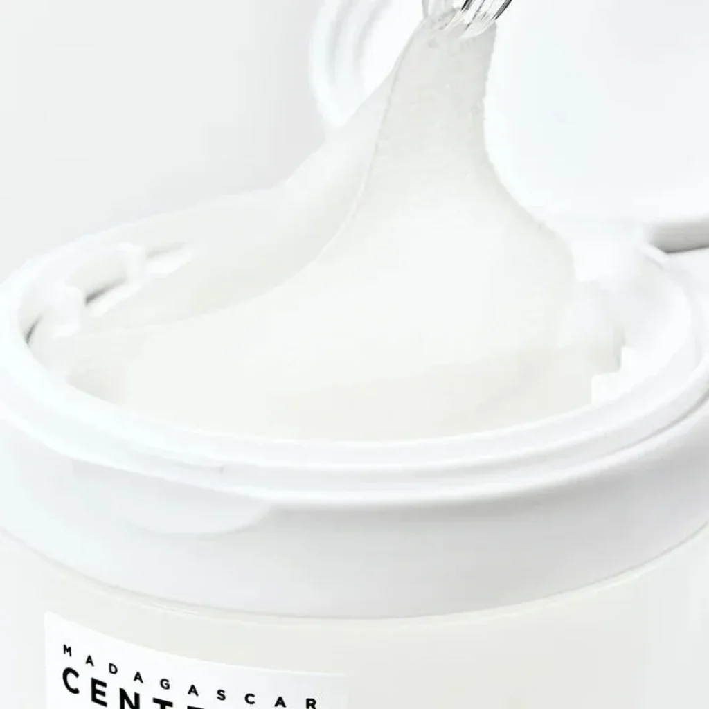 Madagascar Centella Tone Brightening Dark Spot Ampoule Pad (60 pads) - Image 2